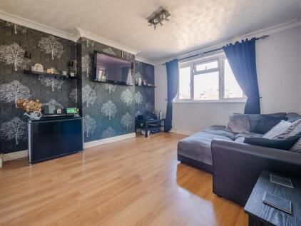 London Road, Rayleigh, SS6