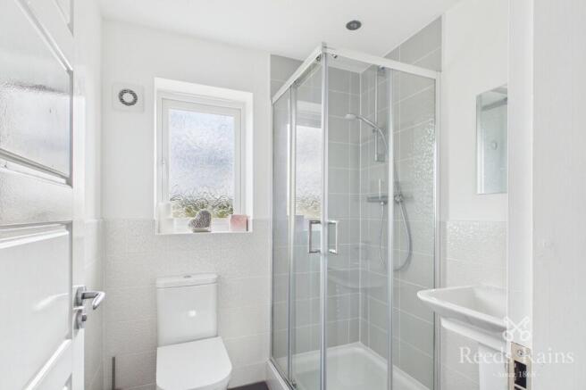 4 bed Detached for sale Image 10