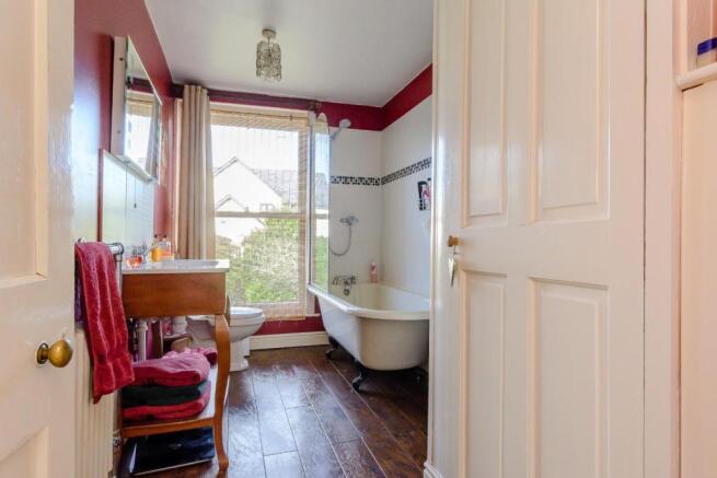 8374328-interior13.jpg