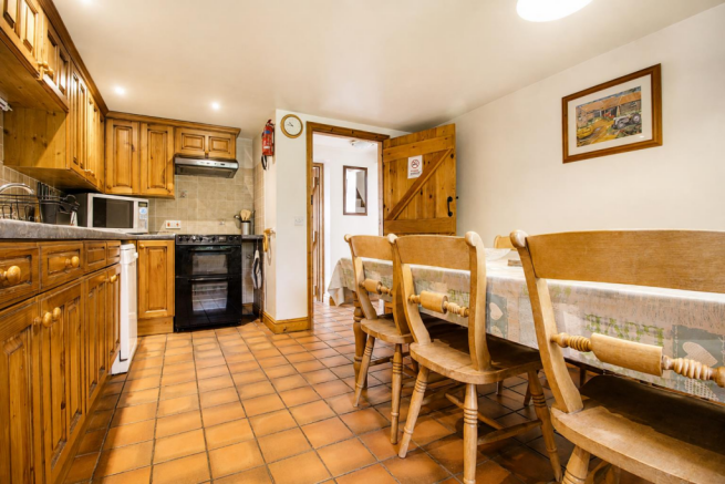 Kitchen 2.png