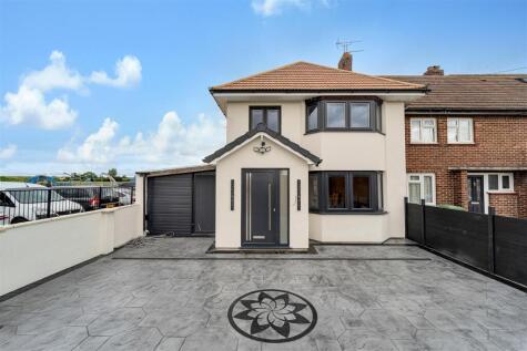 Station Crescent, Ashford TW15