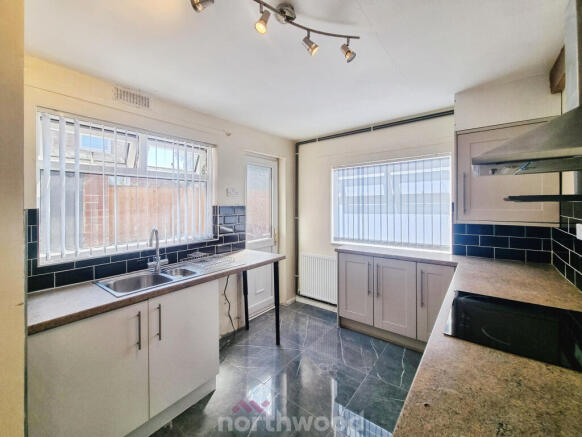 3 bed Terraced to rent Image 9