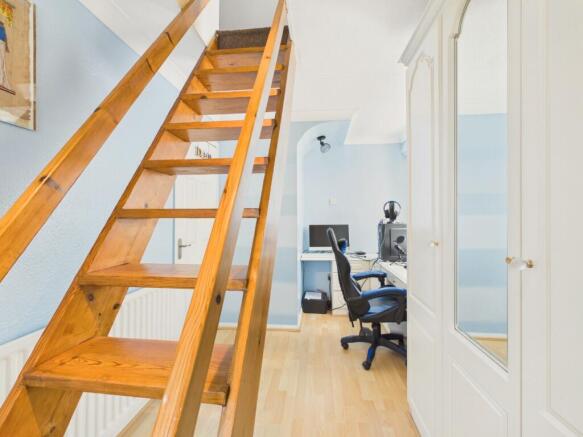 3 bed Semi-Detached for sale Image 10