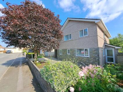 Chequetts Close, Callington, Cornwall