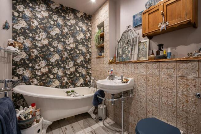 2 bed Terraced for sale Image 12