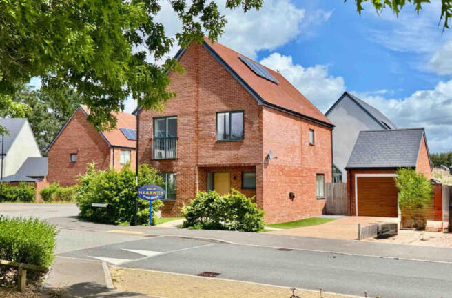 4 bedroom detached house