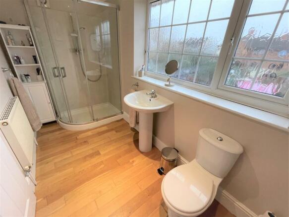 ENSUITE SHOWER ROOM