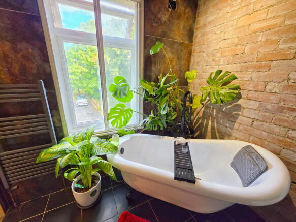 2 bed Semi-Detached for sale Image 10