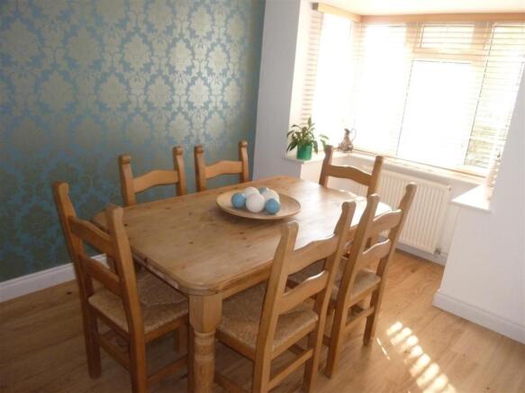 Lounge/Dining Room