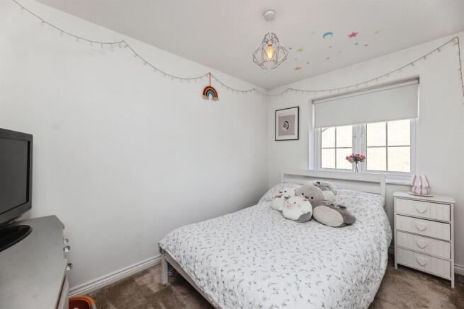 3 bed Semi-Detached for sale Image 10