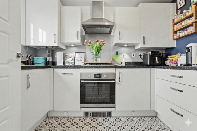 3 bed Semi-Detached for sale Image 7
