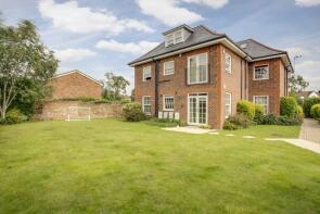 Flat 6 Holly Rise, Merchants Court, Layters Green Lane, Chalfont St. Peter, Chalfont St Peter SL9 9JB