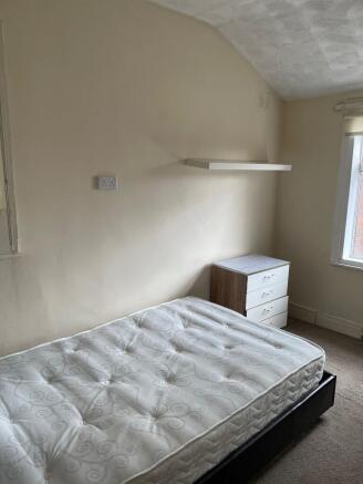 6 bed House to rent Image 6