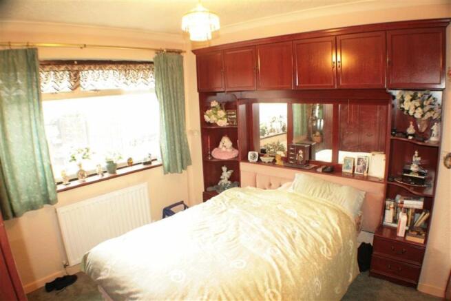 BEDROOM 1: