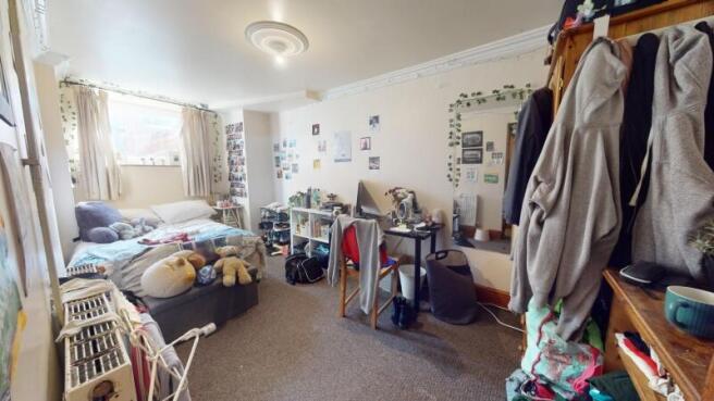6 bed Terraced to rent Image 5