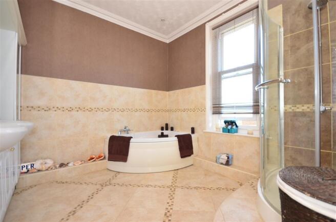 En-Suite Bathroom