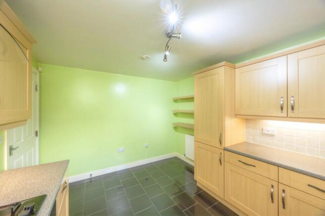 2 bed Ground Flat for sale Image 7
