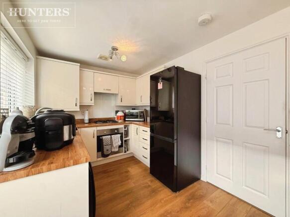 2 bed Semi-Detached to rent Image 4