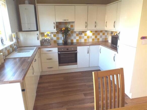 KITCHEN-DINER: