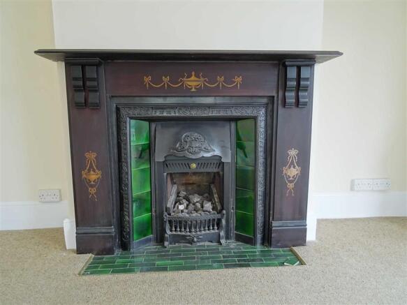 LOUNGE:
