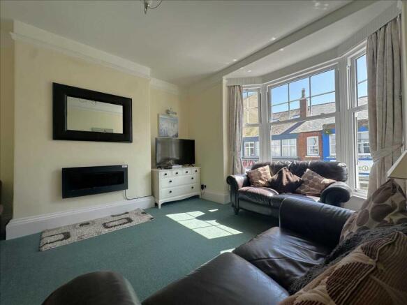 2 bed Flat for sale Image 6