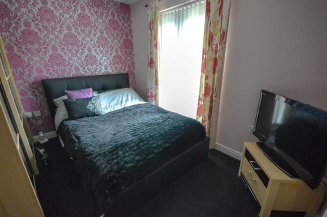 2 bed Apartment to rent Image 8