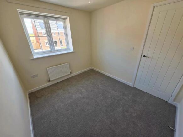 3 bed Semi-Detached to rent Image 8