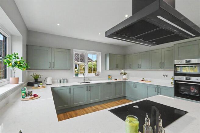 5 bed House for sale Image 5