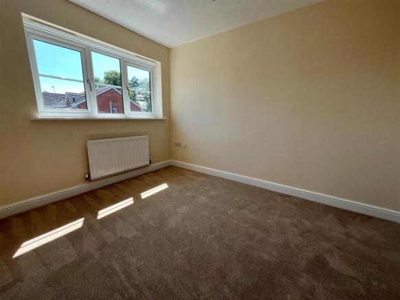3 bed Terraced for sale Image 7