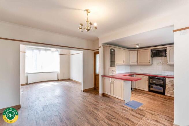 3 bed House for sale Image 6