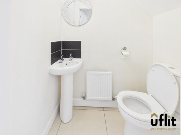 4 bed Detached for sale Image 11