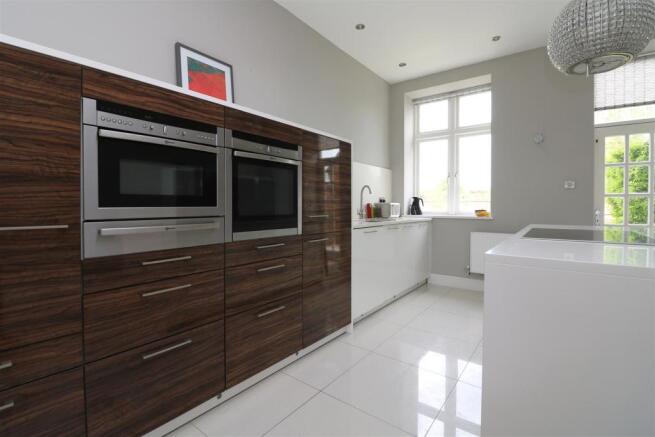 Dining Kitchen 9.JPG