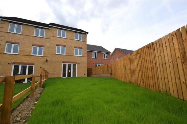 4 bed Semi-Detached for sale Image 12