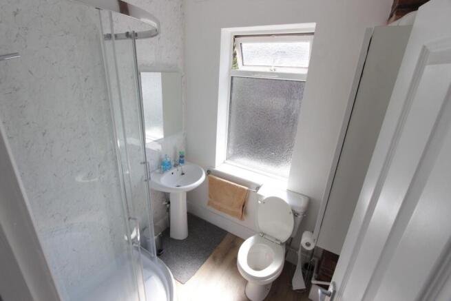 4 bed Terraced to rent Image 8