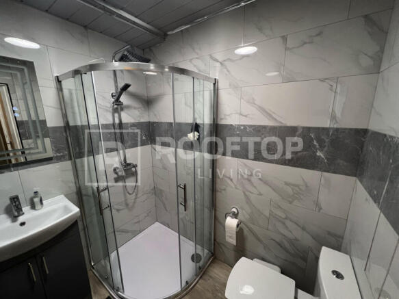 2 bed House to rent Image 5