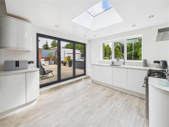 4 bed Detached for sale Image 10