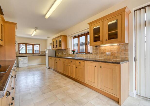 1 Spicers Close-15.jpg