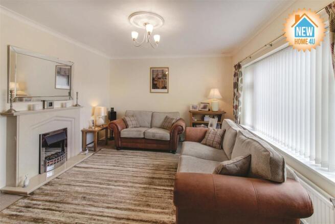 LIVING ROOM: