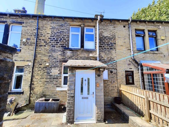 2 bed Terraced for sale in halifax
