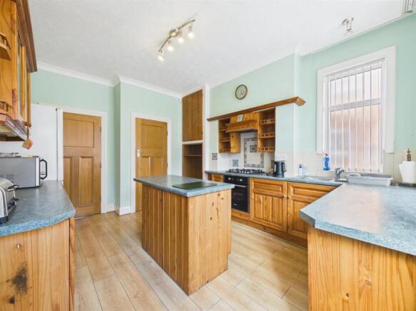3 bed Semi-Detached for sale Image 5