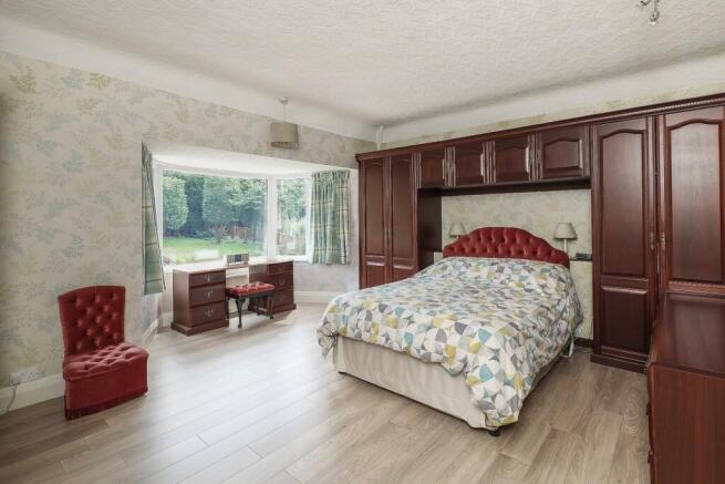 23 Monmouth bedroom.jpg