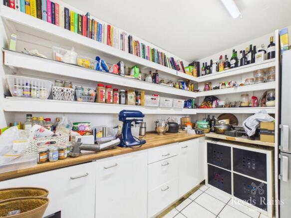 3 bed Semi-Detached for sale Image 11