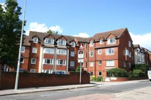 17, 52 Lavant Court, Charles Street, Petersfield GU32 3EQ