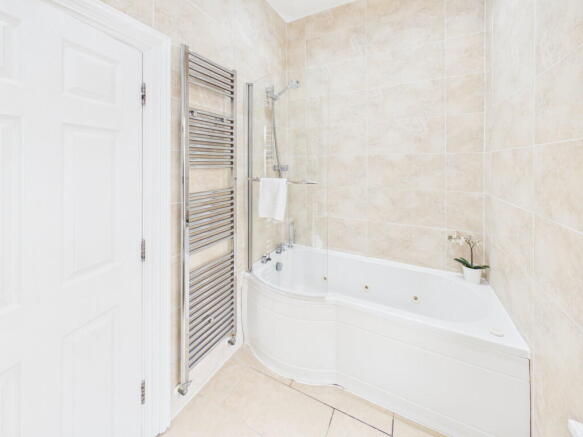 2 bed Ground Flat for sale Image 6