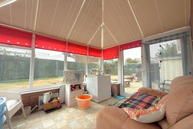3 bed Bungalow for sale Image 12