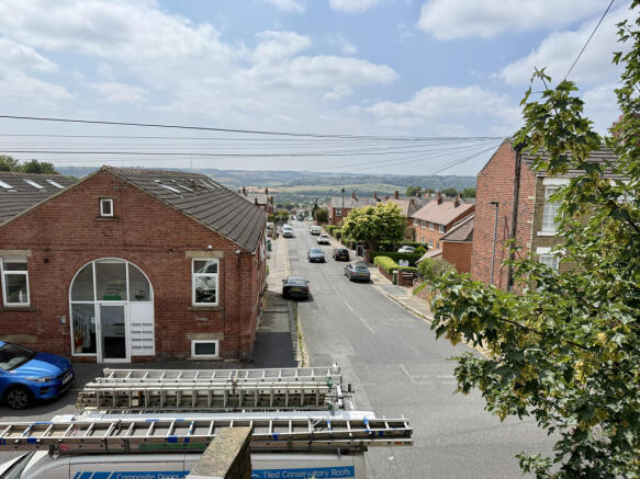 3 bed Terraced to rent Image 10
