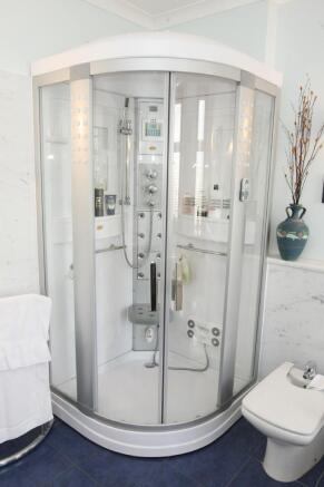 HOUSE BATHROOM
