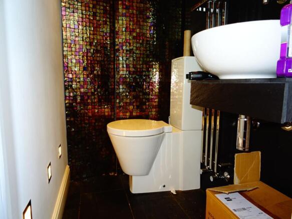 3 bed Apartment to rent Image 9