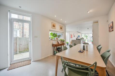 Whittington Road, London, N22