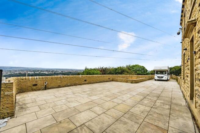 4 bed Link Detached House for sale Image 11
